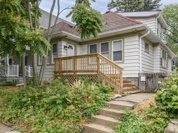 3226 N Newhall STREET, Milwaukee, WI 53211
