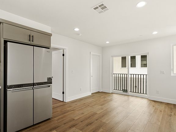 3rd image of 1-6320 Willoughby Ave
