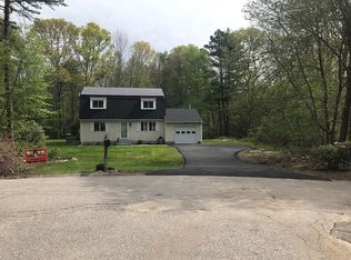 15 Ridley Ln, Hope Valley, RI 02832