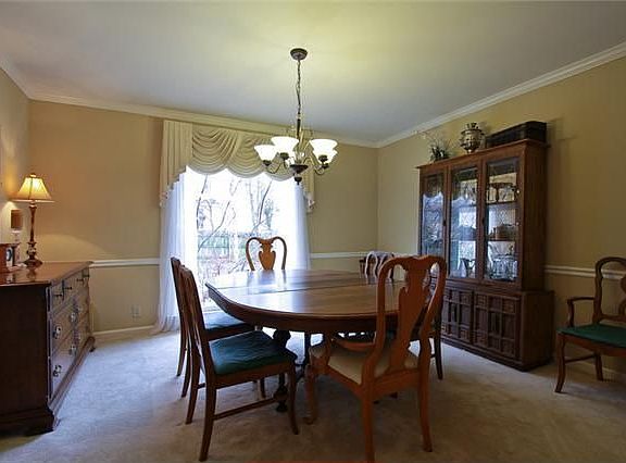 5th image of 5112 English Village Dr