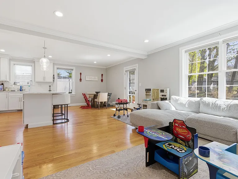 7 Spring Ct #A — Photo 12