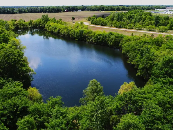 6 Caroline Ct, Edwardsburg, MI 49112