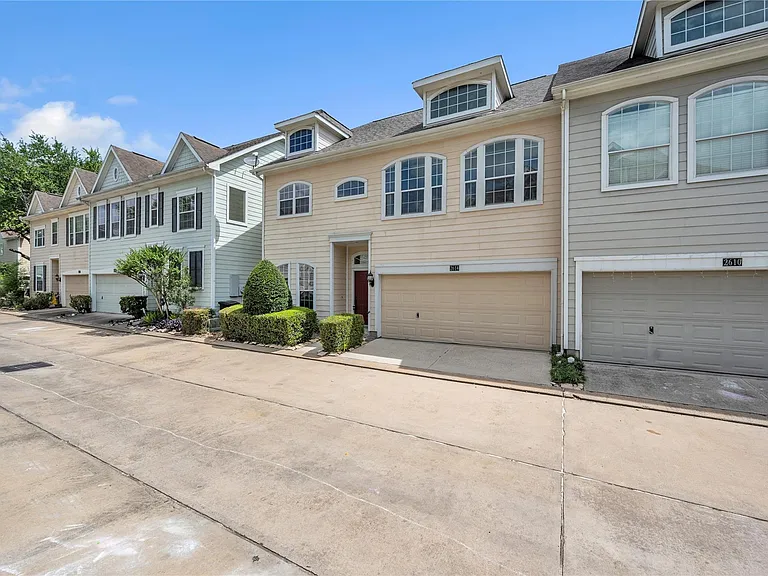 2614 Shady Acres Ct — Photo 39