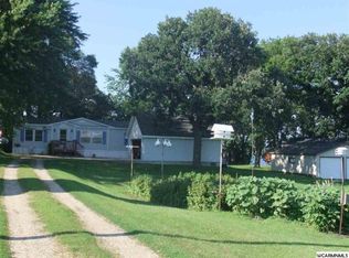 694 S Andrew Dr NE, New London, MN 56273