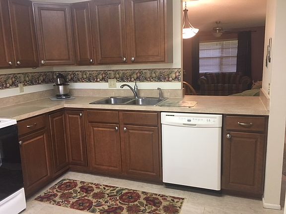 2nd image of 4020 Honeylocust Ct