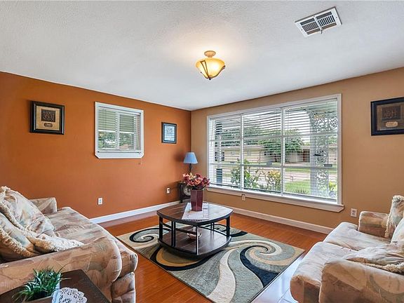 4th image of 4650 Sandalwood St
