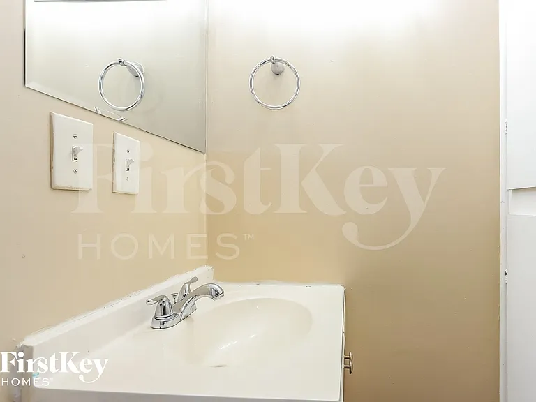 2901 Ezekiel Ave — Photo 13