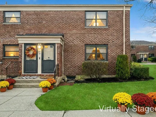 73-23 210th St #139B2, Oakland Gardens, NY 11364