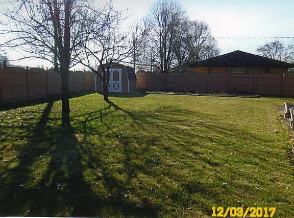4th image of 412 Bevan Dr E