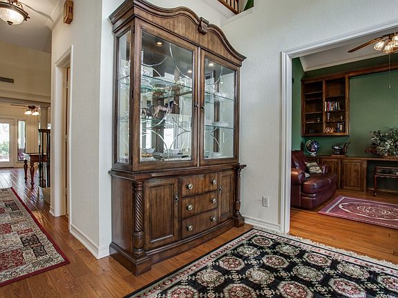 4th image of 523 Durbin Ct