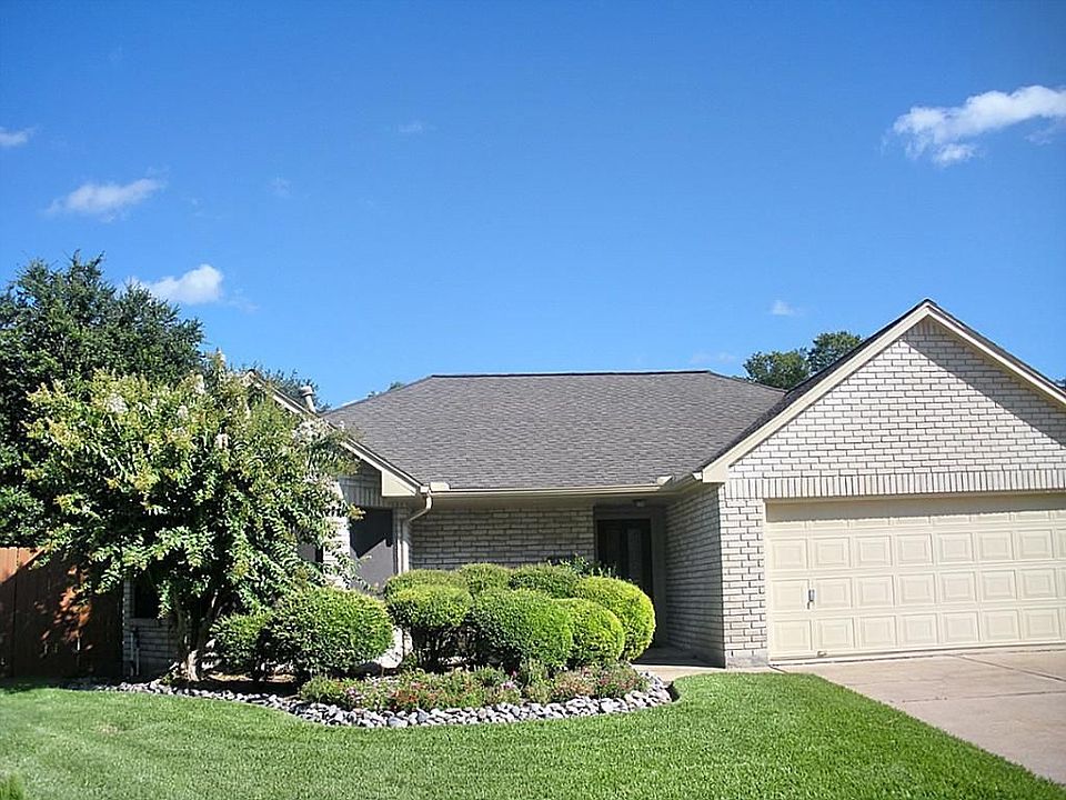 1st image of 819 Forest Oaks Ln