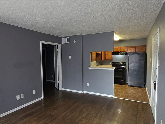 3rd image of 18333 Roehampton Dr APT 928