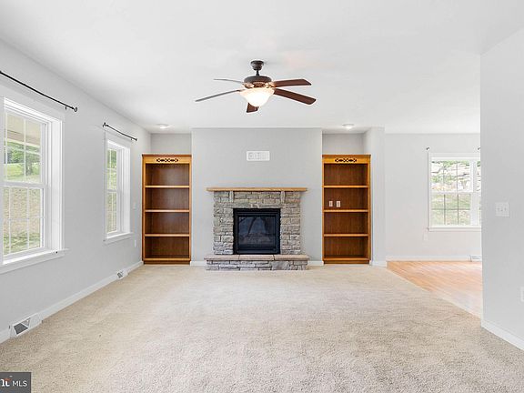 4th image of 113 Laurel Dr