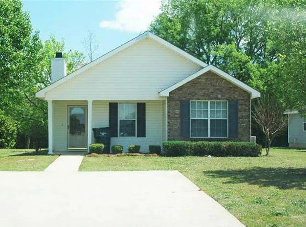 408 Chadwyck Cir photo 1