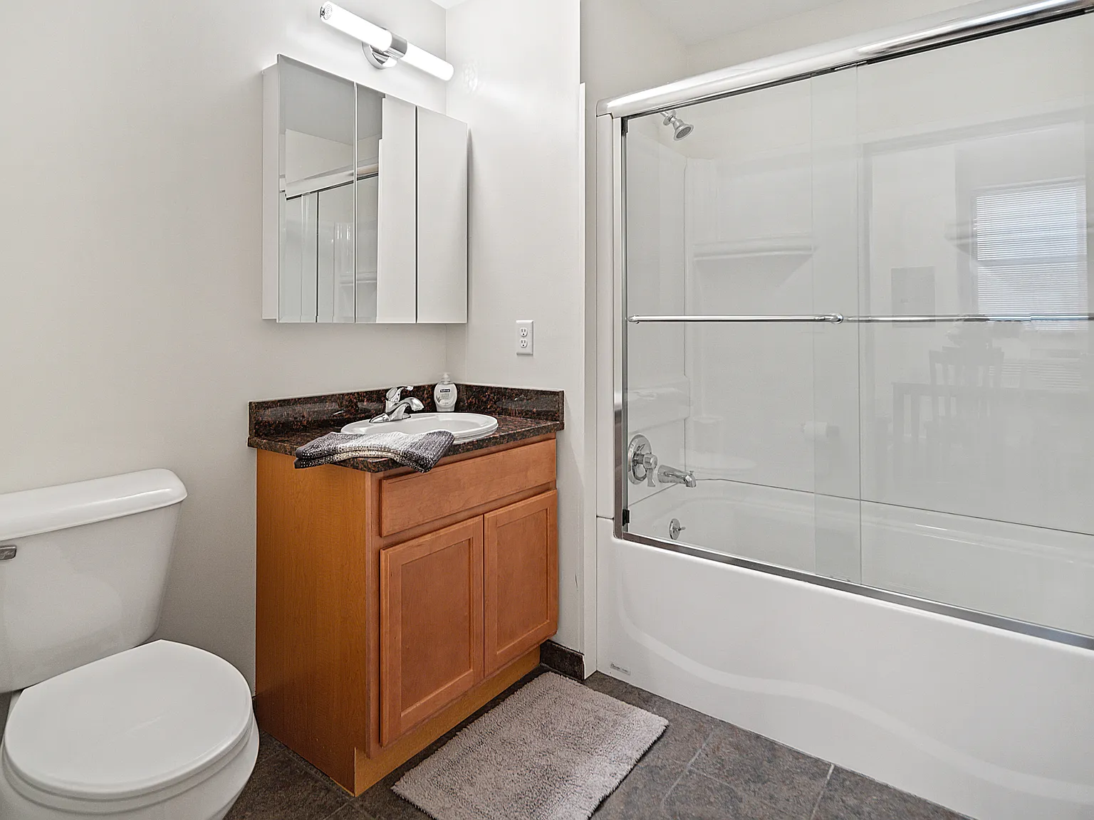 1 bed, 1275 sqft, $1,395 — Photo 2