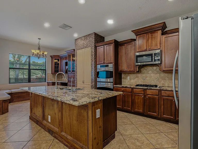 8105 Ferentino Pass — Photo 20
