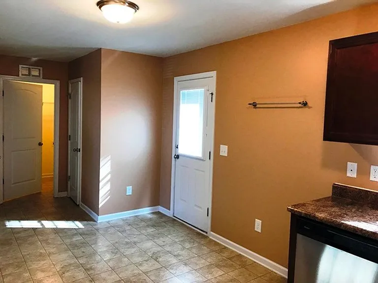 3457 Kernstown Dr — Photo 7