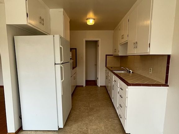 3rd image of 36 Oakwood St APT 8