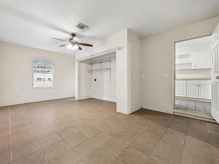 7119 Long Point Rd — Photo 15