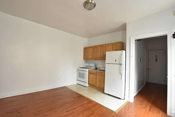 Rented by Clove Realty LLC | media 3