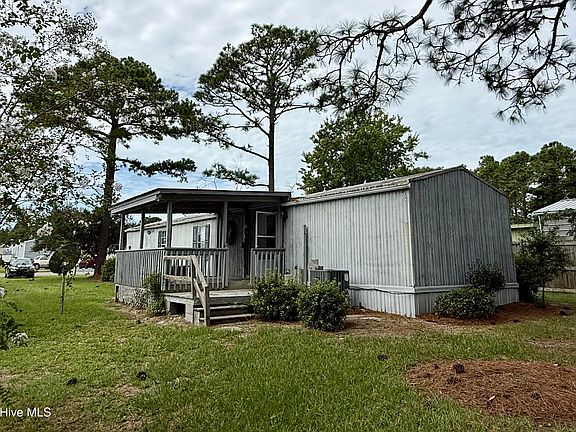 3rd image of 919 Pineclair Drive SW