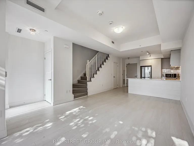 30 Gibbs Rd #Townhouse 101 — Photo 4