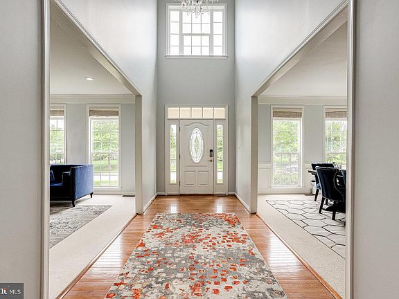 3rd image of 5034 Burnside Farm Pl