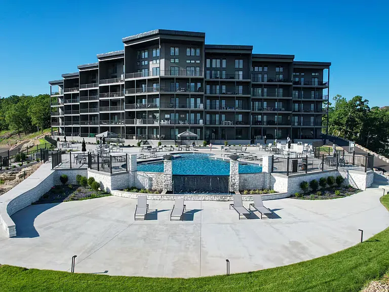 182 Vintage Dr #2C — Photo 35