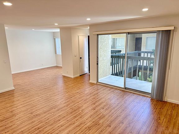 5th image of 1454 Monterey Blvd APT 108