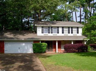 34 Bradford Dr, Little Rock, AR 72227