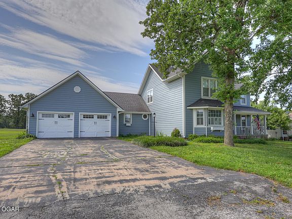 2nd image of 306 Lakeview Ln
