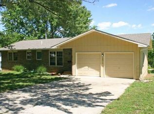 2572 Ousdahl Rd, Lawrence, KS 66046