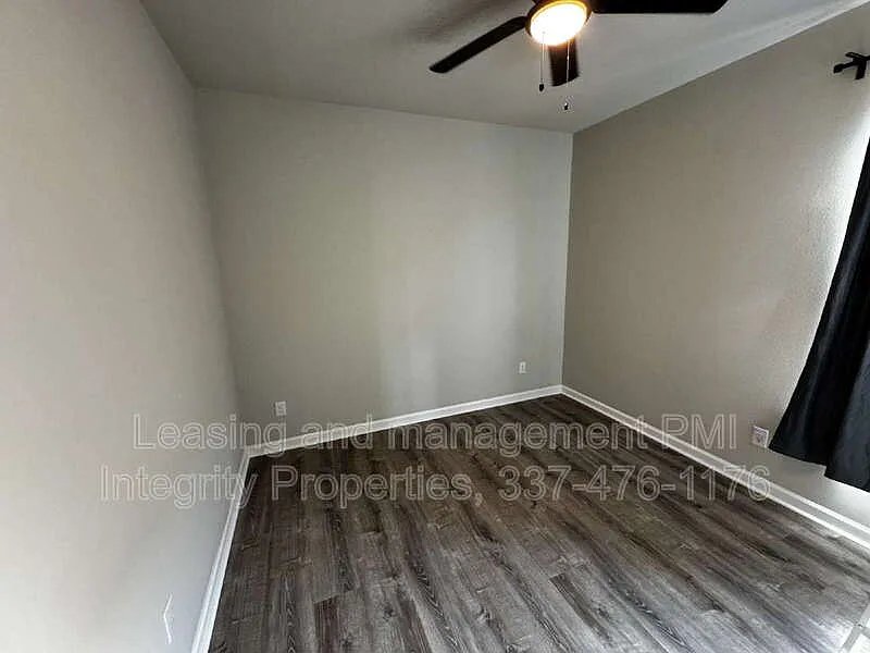 4 bed, 2.0 bath, 1900 sqft, $2,050 — Photo 3
