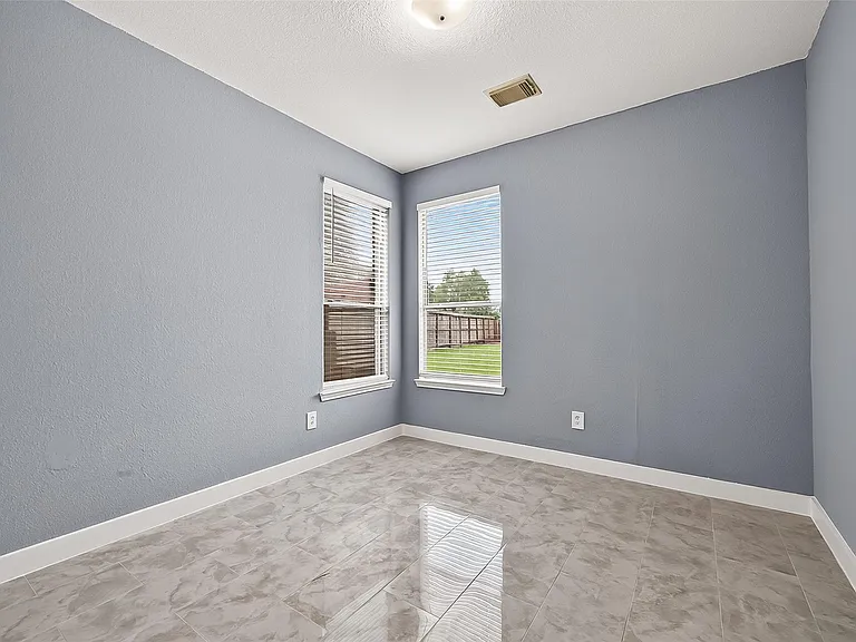 9526 Heflin Colony Dr — Photo 24
