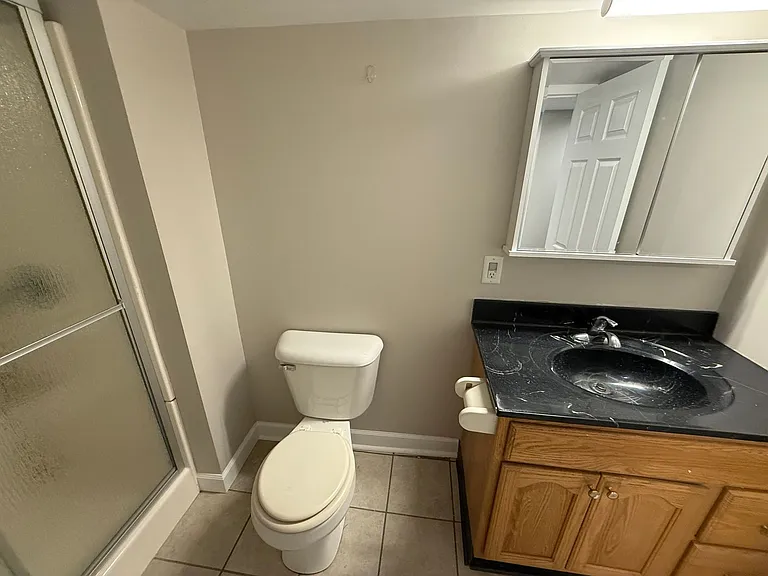 107 E Poplar St — Photo 8