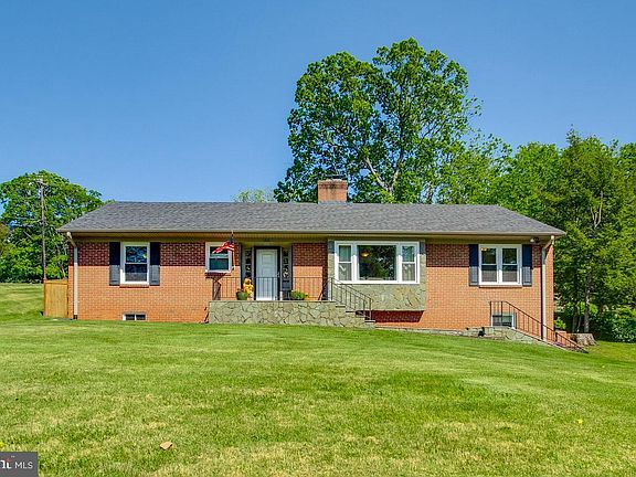 5th image of 1201 Oaklawn Dr