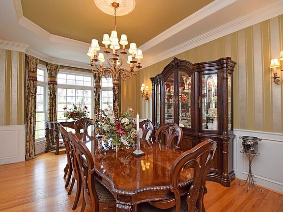 5th image of 957 Sanctuary Ln