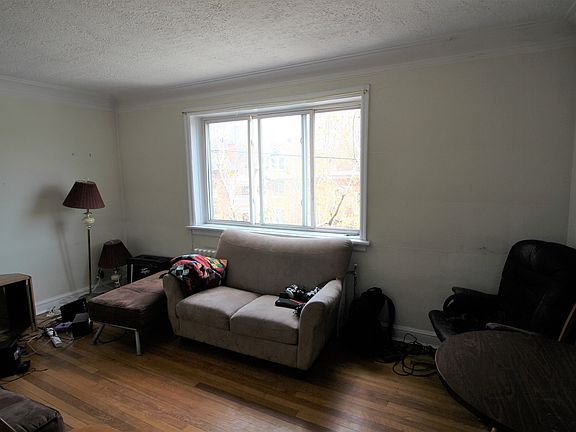 2nd image of 360 Chapel St