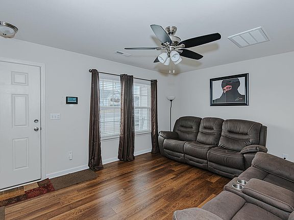 3rd image of 416 Hallie Long Ln