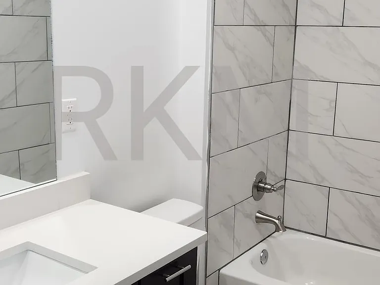 4011 Harrison St — Photo 2