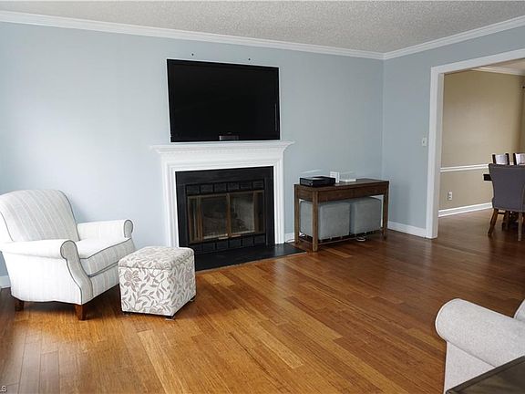 3rd image of 2890 Bradenton Dr