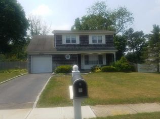 14 Yardley Ln, Nesconset, NY 11767