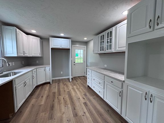 2nd image of 10 Fuller St