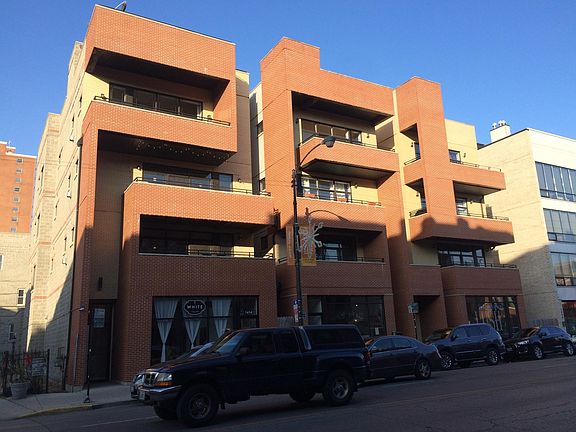 2nd image of 1414 W Chicago Ave Unit 4