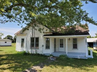 1401 Broad St, Edgewood, IL 62426
