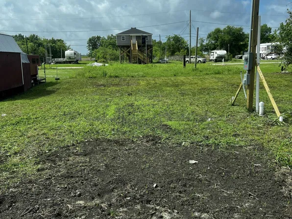 621 Clinton St, Chauvin, LA 70344