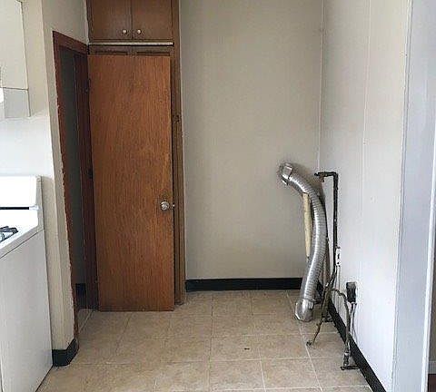 4th image of 64 Green St