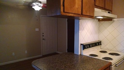 3rd image of 1609 N Main St APT F