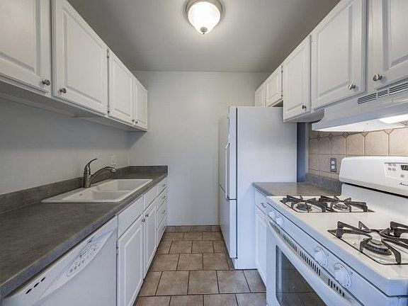 2nd image of 1182 S Foothill Dr APT 522