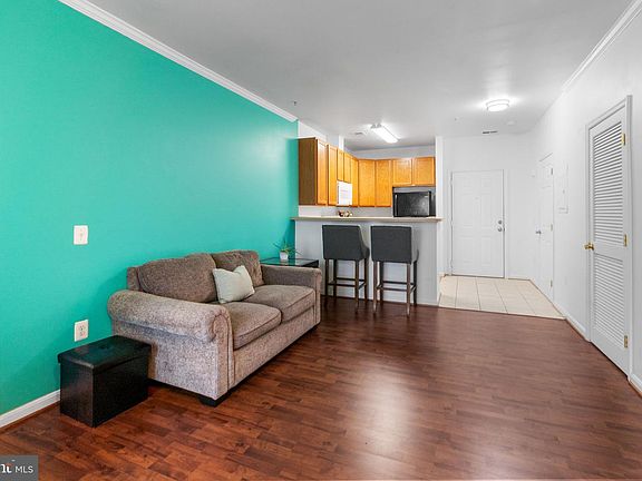 4th image of 15616 Everglade Ln APT 303